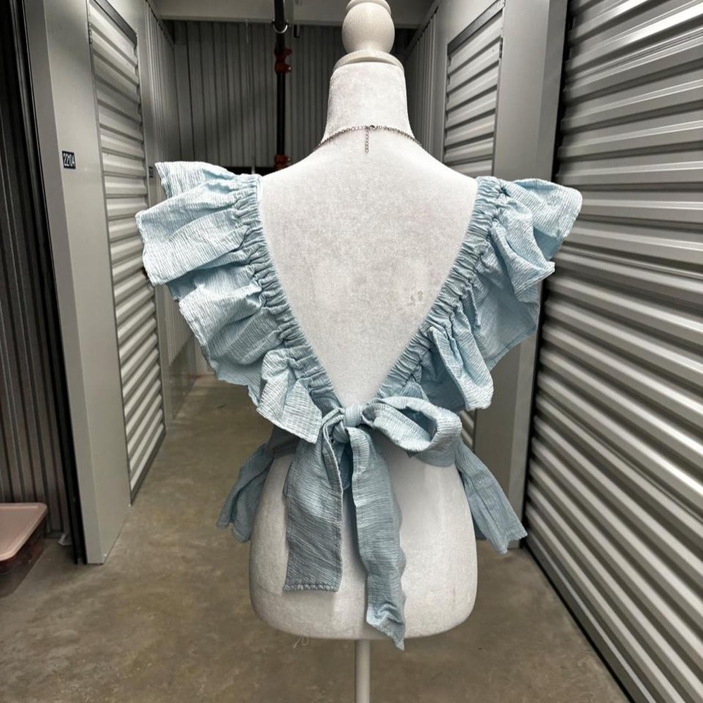 FRANCESCA'S MI AMI LIGHT BLUE TEXTURED PEPLUM TOP - Picture 2 of 6
